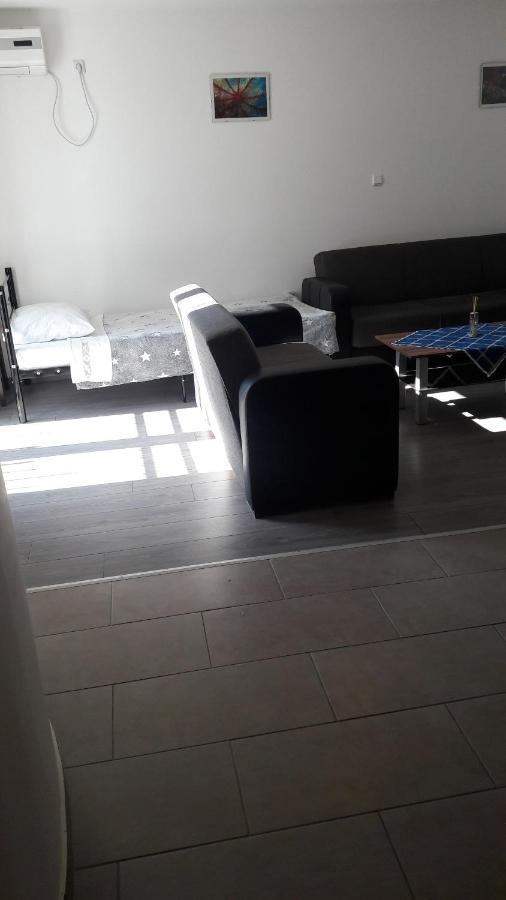 Apartmani Maric Selce Exterior foto