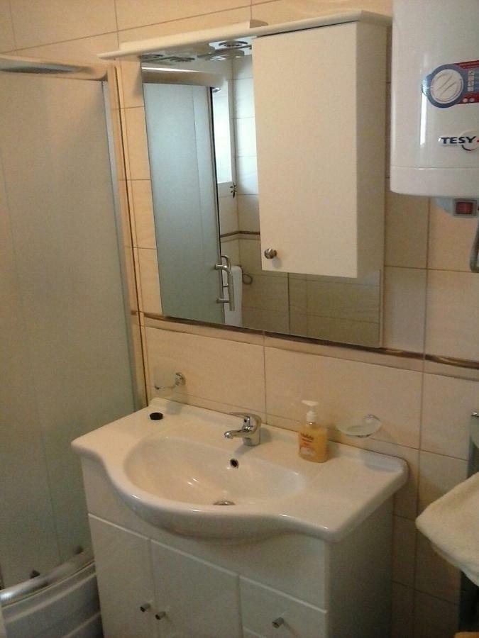 Apartmani Maric Selce Exterior foto