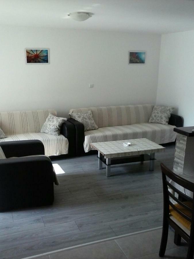 Apartmani Maric Selce Exterior foto